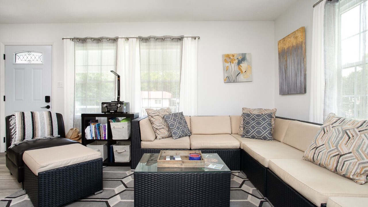 Photo of Livingroom in Knoxville