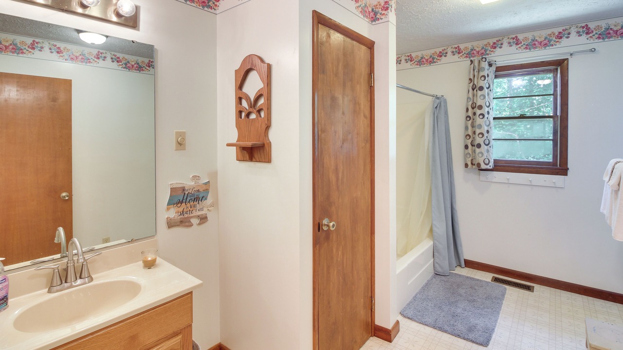 Photo of Bathroom in Burkesville