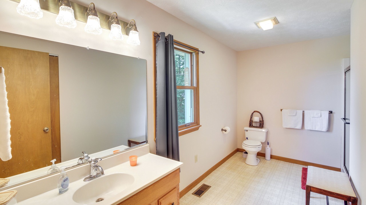 Photo of Bathroom in Burkesville