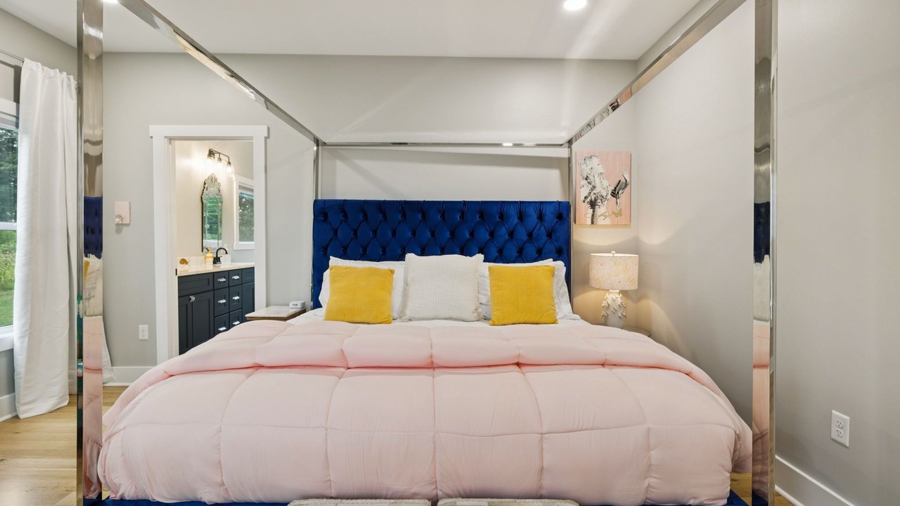 Photo of Bedroom in Smithville