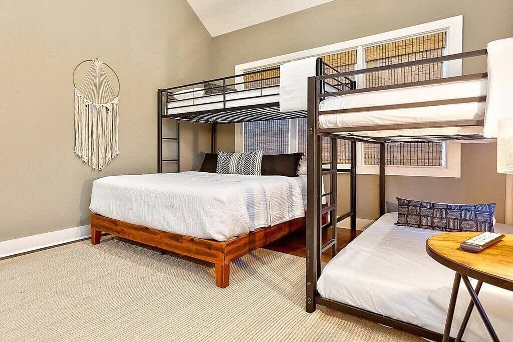 Photo of Bedroom in Hillsboro West End