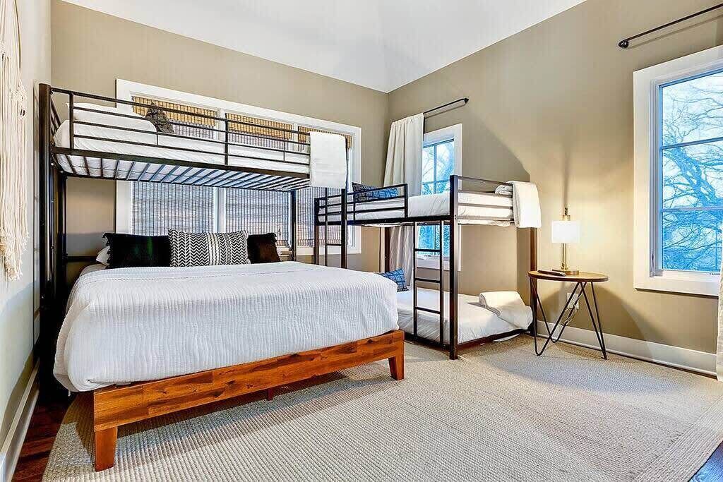 Photo of Bedroom in Hillsboro West End