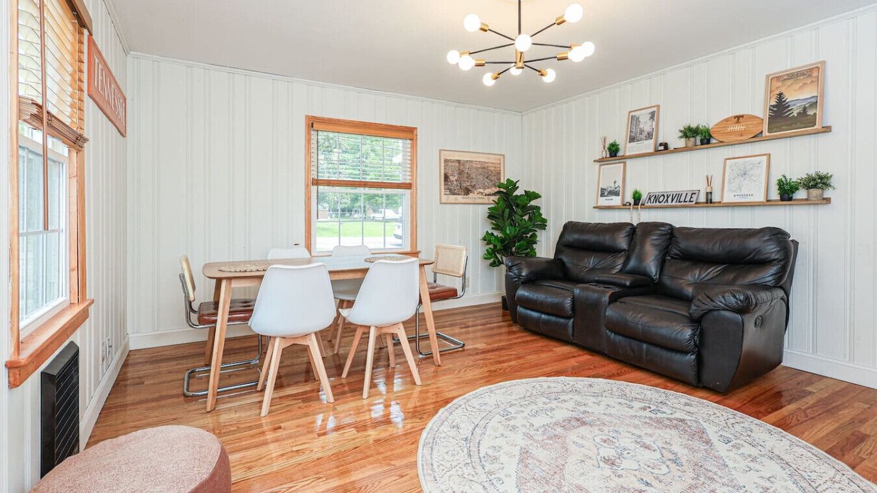 Photo of Livingroom in Knoxville