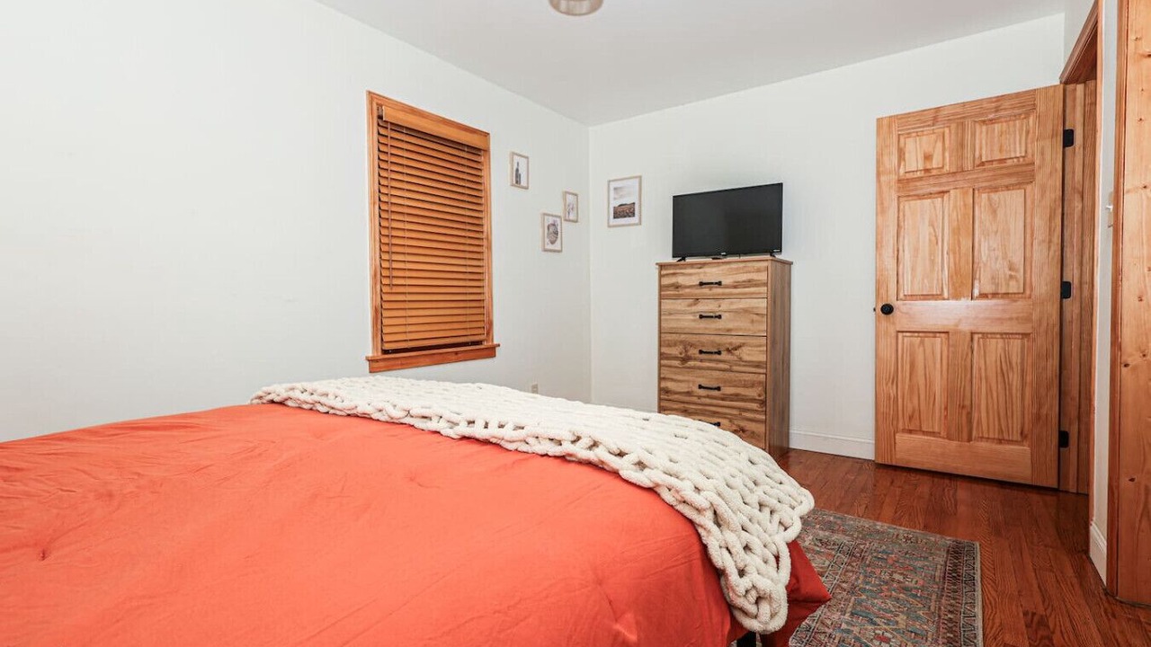 Photo of Bedroom in Knoxville