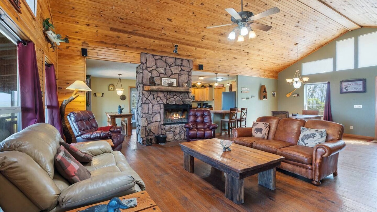 Photo of Livingroom in Eureka Springs
