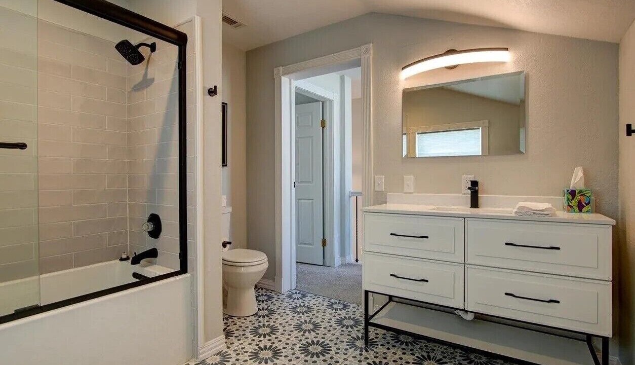Photo of Bathroom in Piney