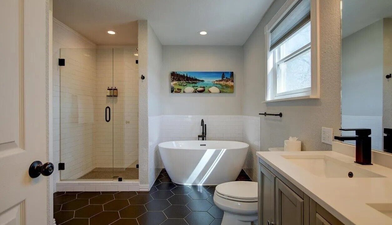 Photo of Bathroom in Piney
