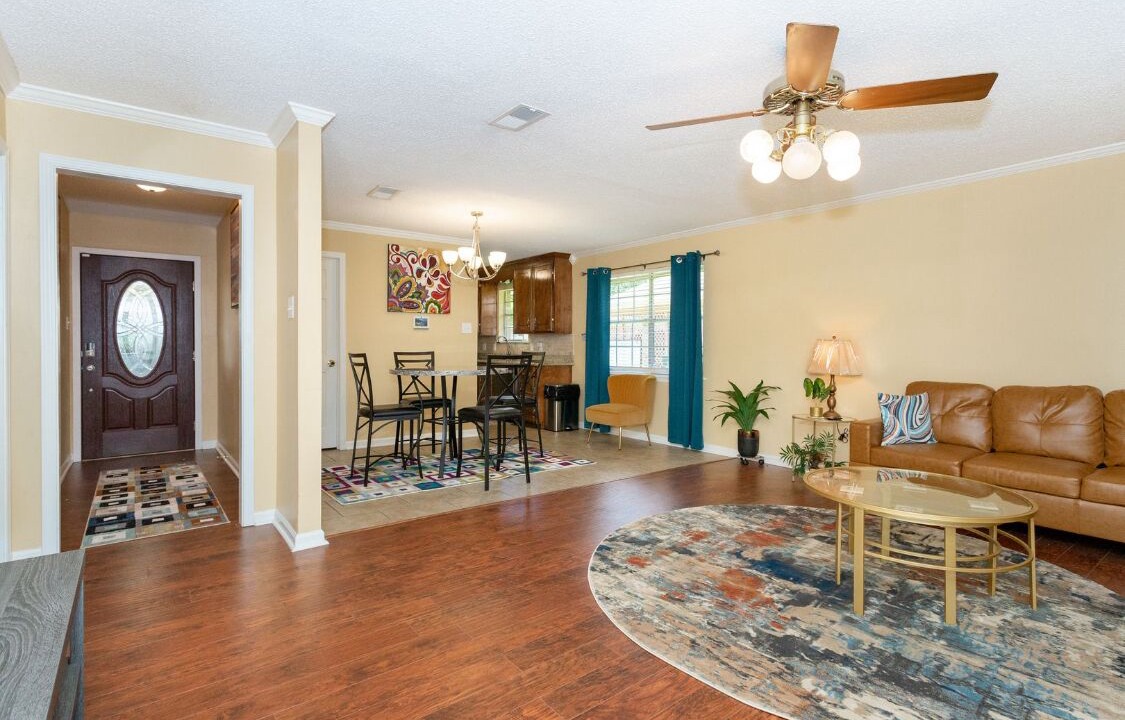 Photo of Livingroom in Park Forest - LA North