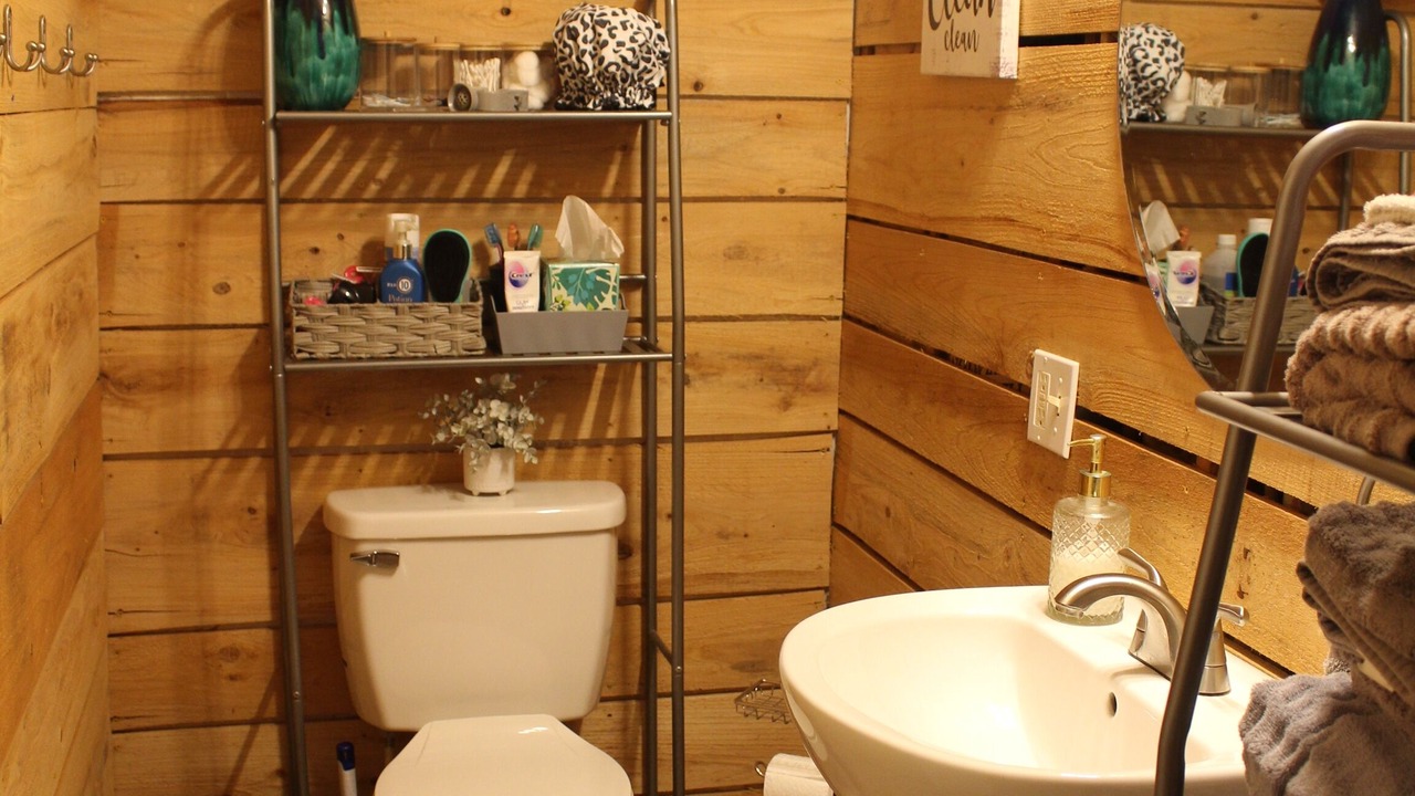 Photo of Bathroom in Almo