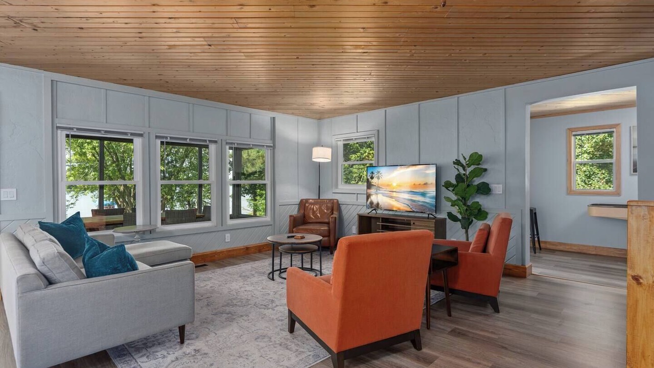 Photo of Livingroom in Barron County