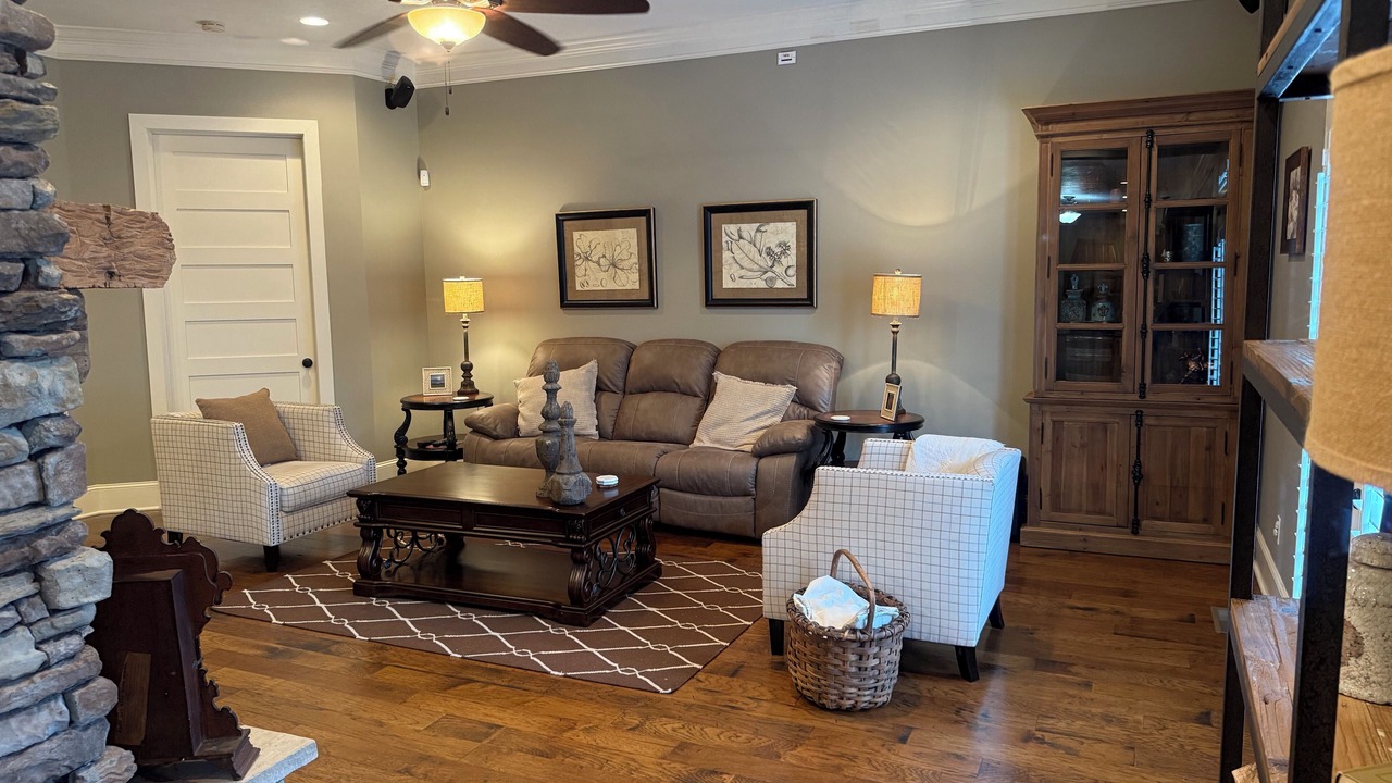 Photo of Livingroom in Morris Chapel