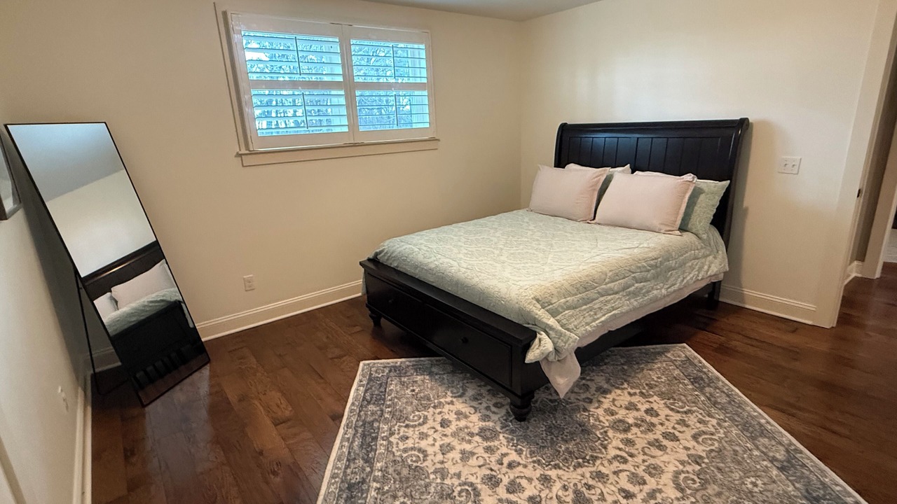 Photo of Bedroom in Morris Chapel
