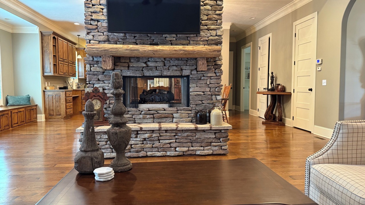 Photo of Livingroom in Morris Chapel