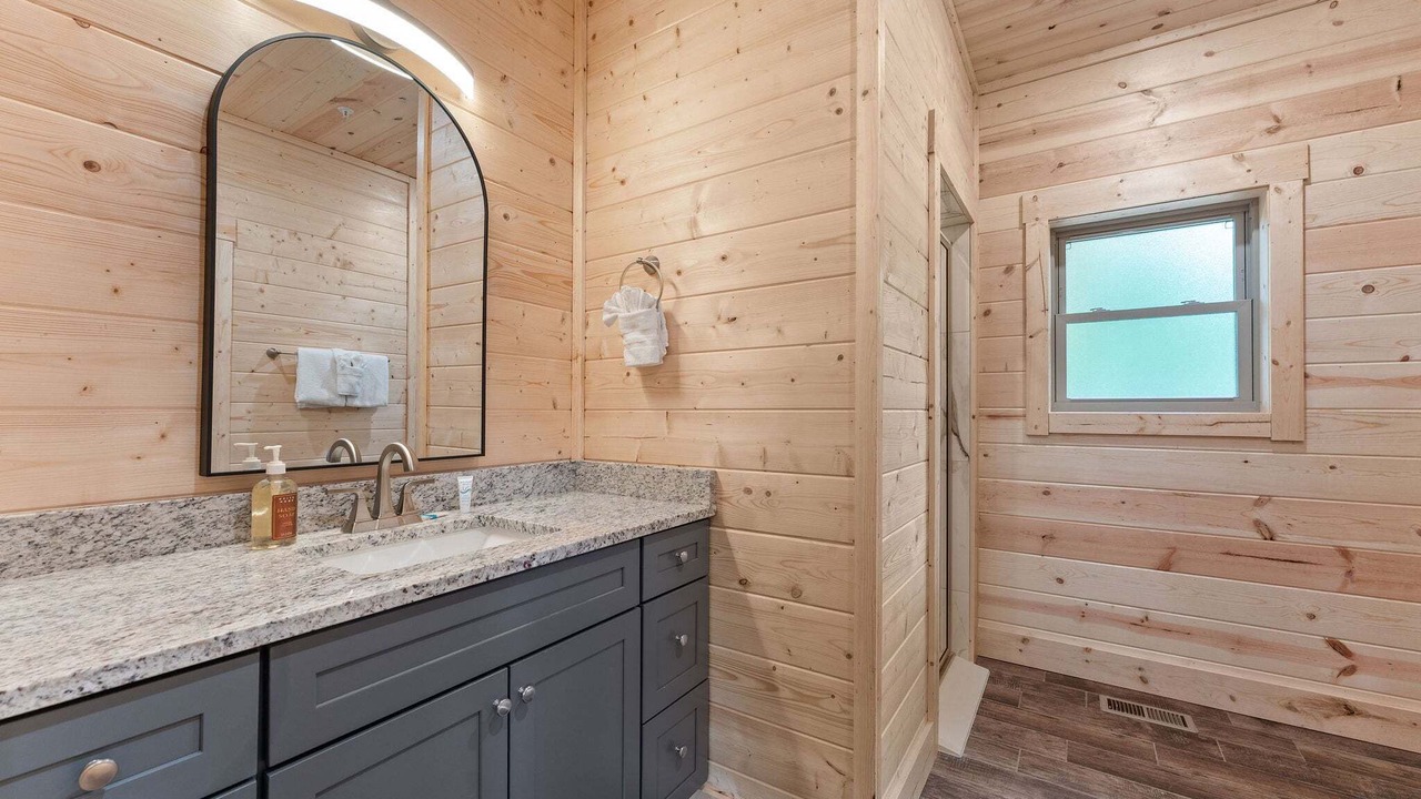 Photo of Bathroom in Ridgedale