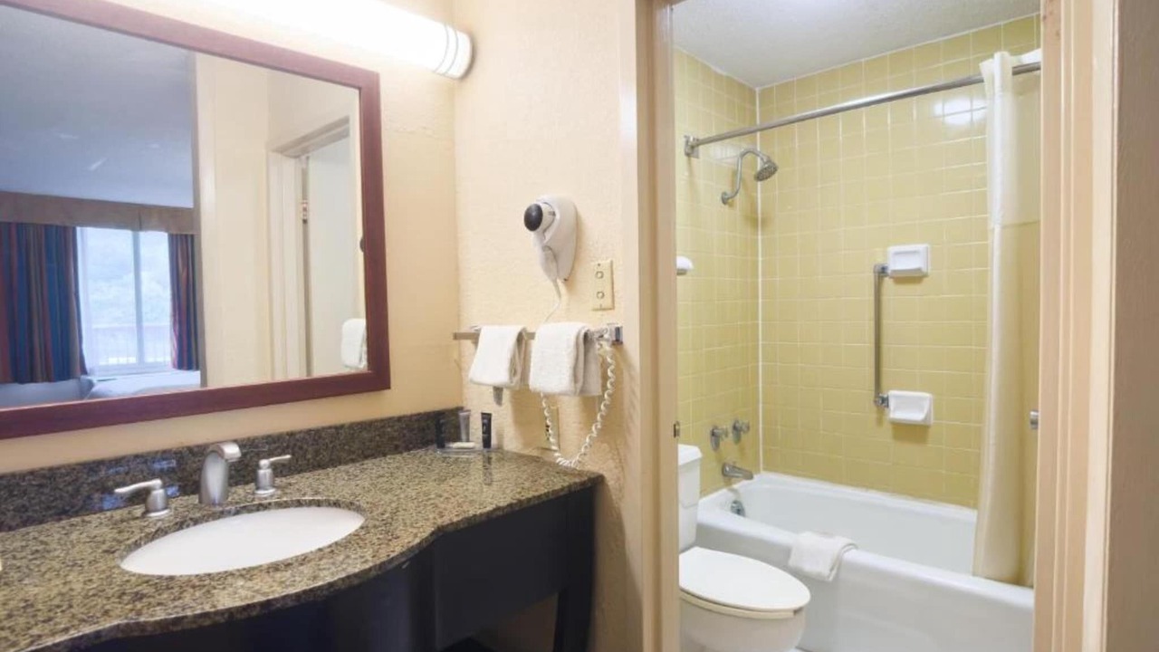 Photo of Bathroom in Harriman