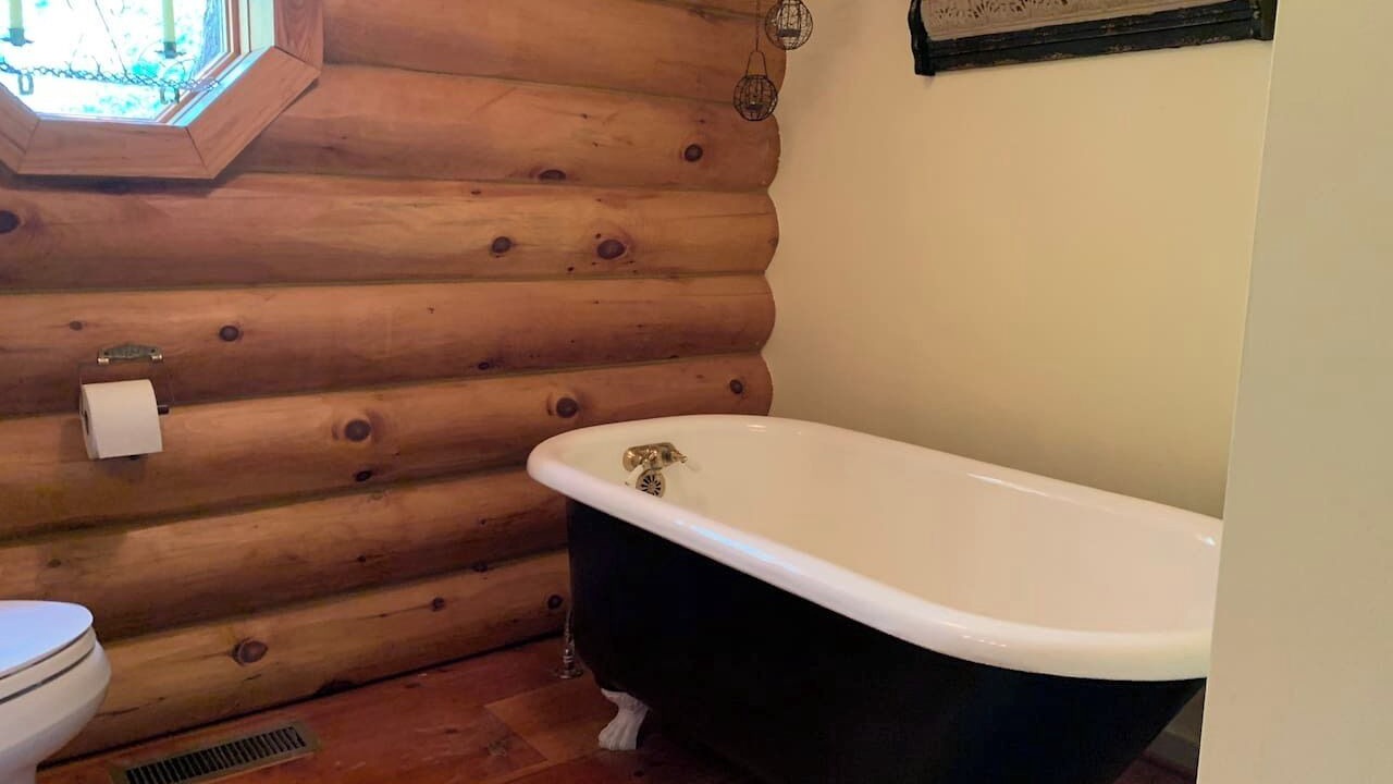Photo of Bathroom in Flippin