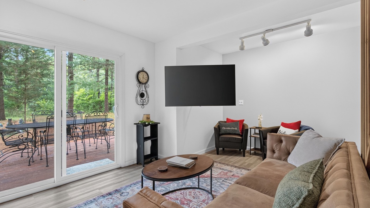 Photo of Livingroom in Friendship