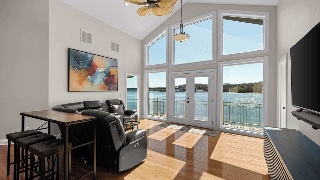 Photo of Livingroom in Camdenton