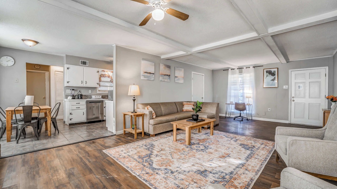 Photo of Livingroom in Ellendale