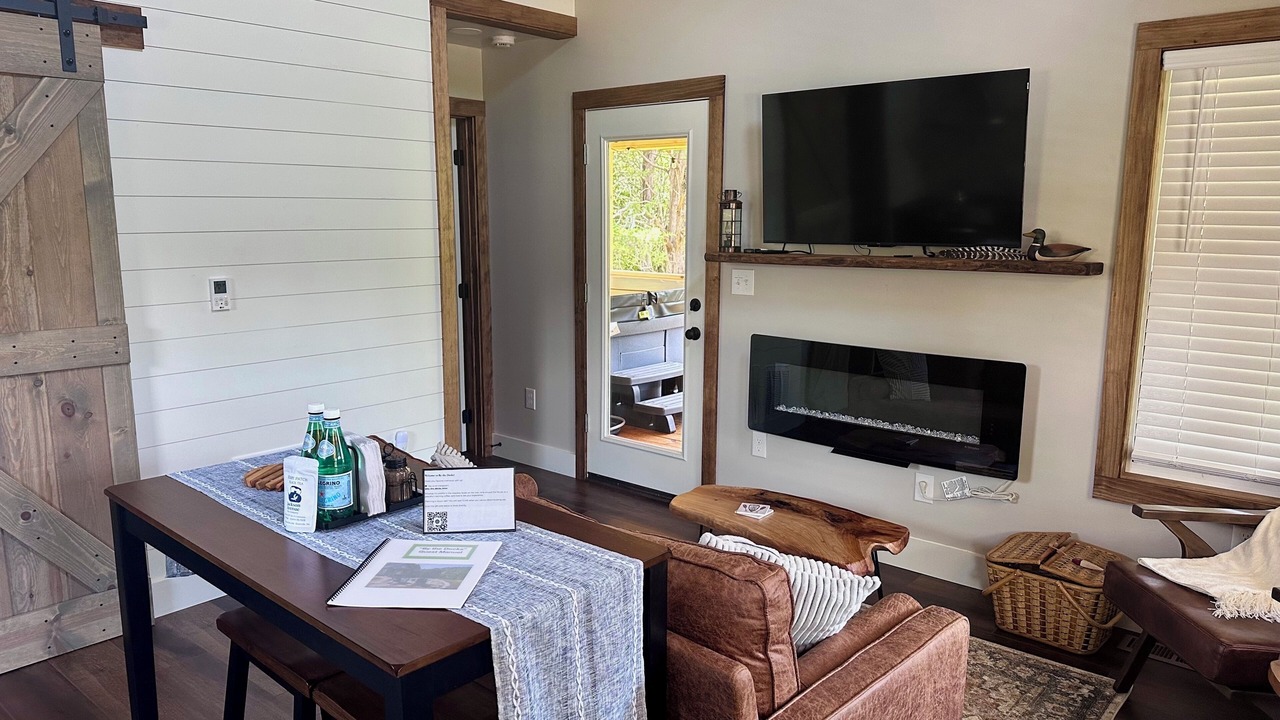 Photo of Livingroom in Ashley Oaks