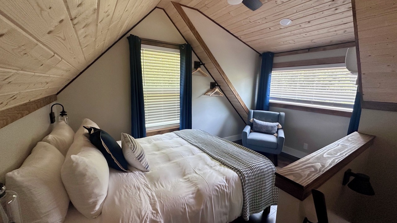 Photo of Bedroom in Ashley Oaks