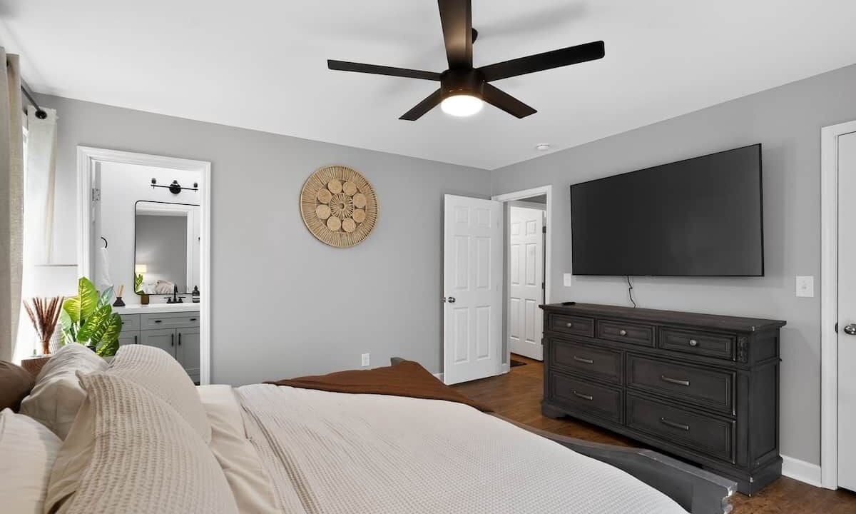 Photo of Bedroom in Gallatin