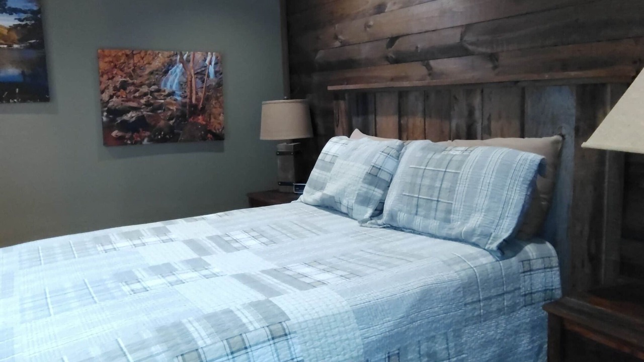 Photo of Bedroom in Morris Chapel
