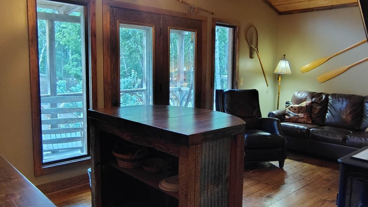 Photo of Livingroom in Morris Chapel