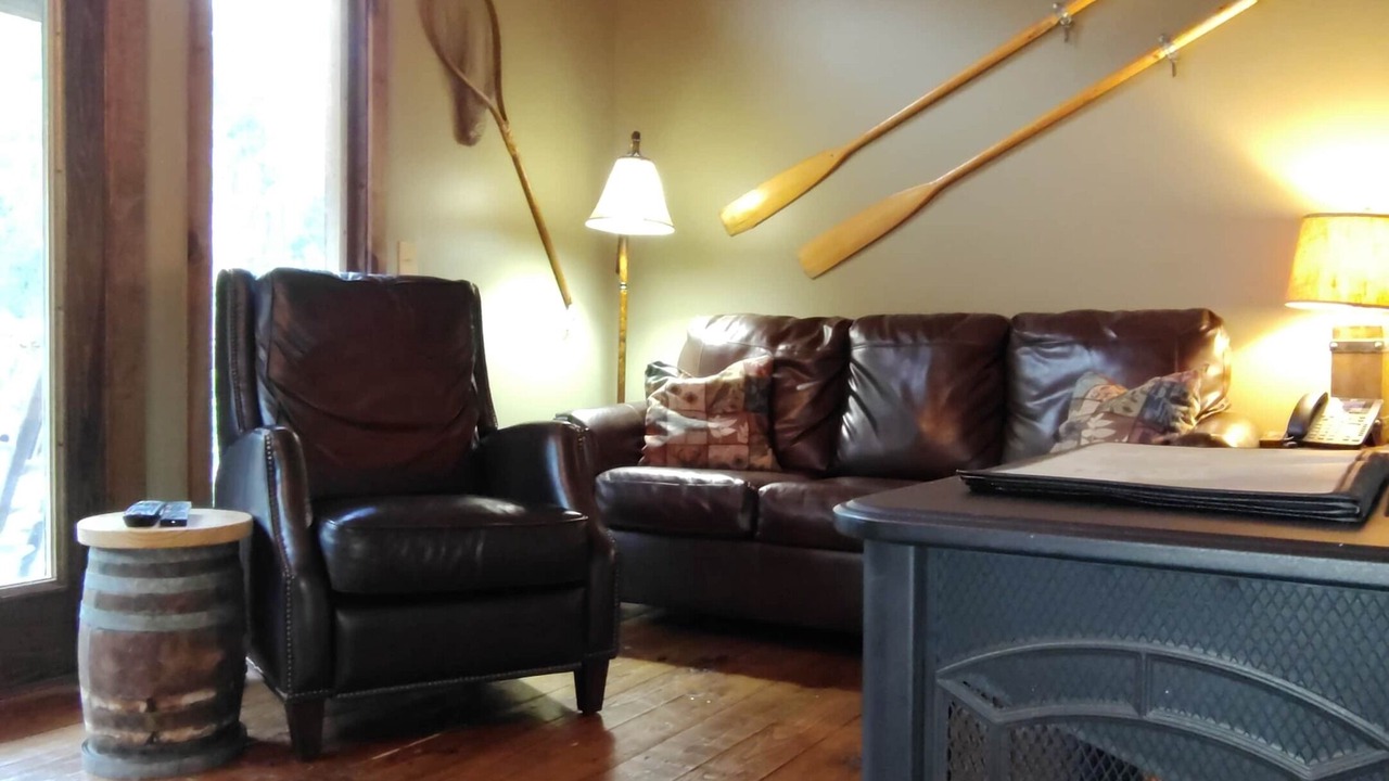 Photo of Livingroom in Morris Chapel