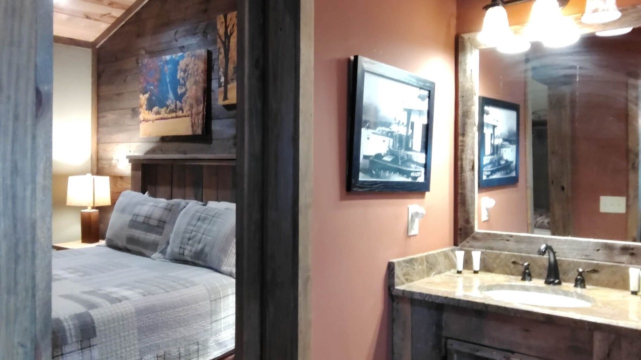 Photo of Bedroom in Morris Chapel