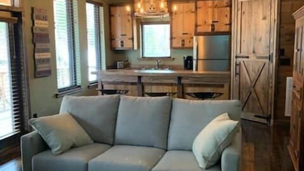 Photo of Livingroom in Morris Chapel