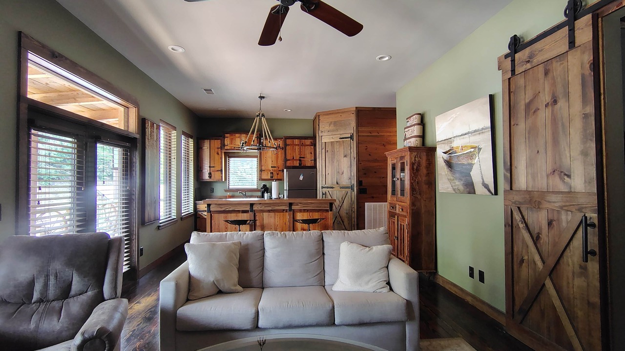 Photo of Livingroom in Morris Chapel