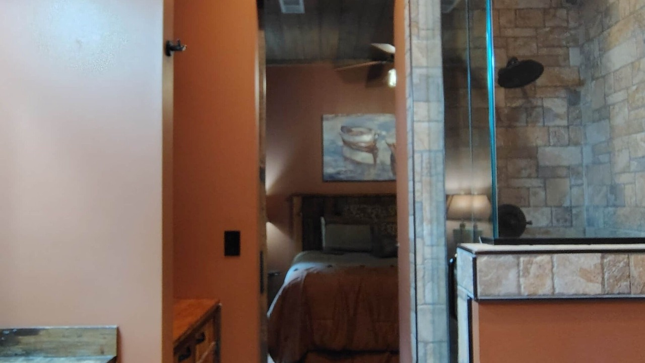 Photo of Bedroom in Morris Chapel