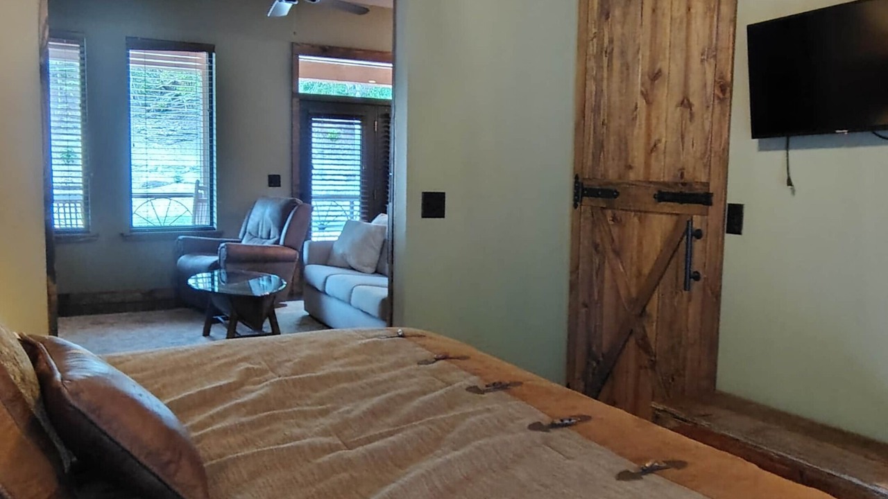 Photo of Bedroom in Morris Chapel