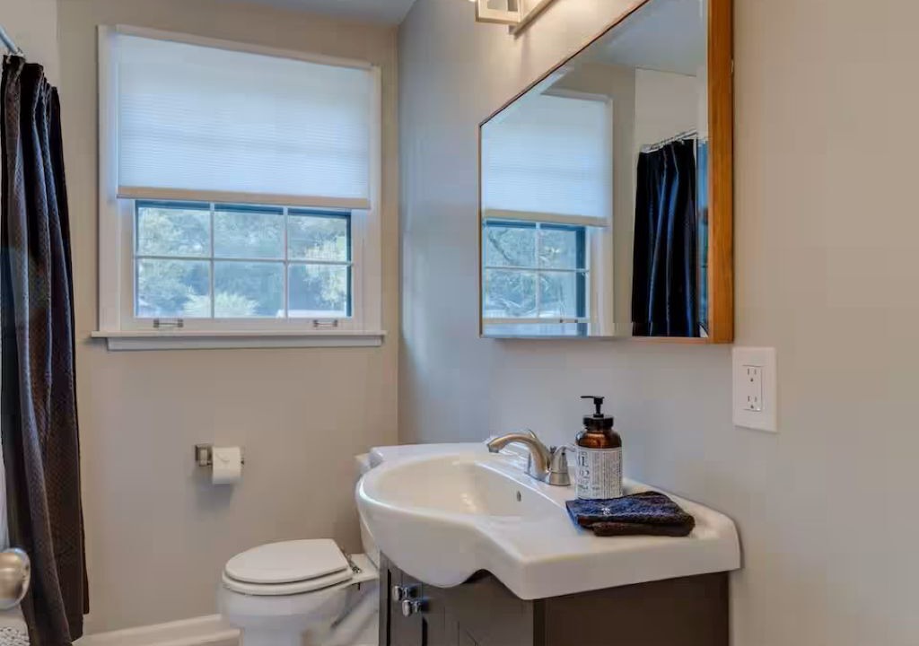 Photo of Bathroom in Hendersonville