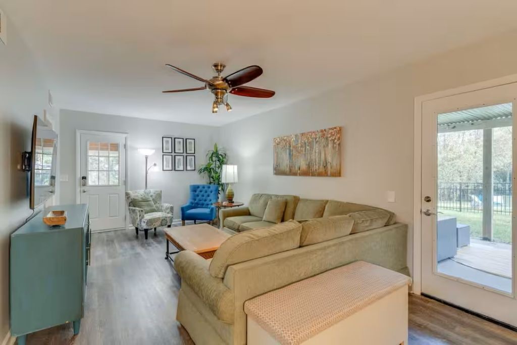 Photo of Livingroom in Hendersonville