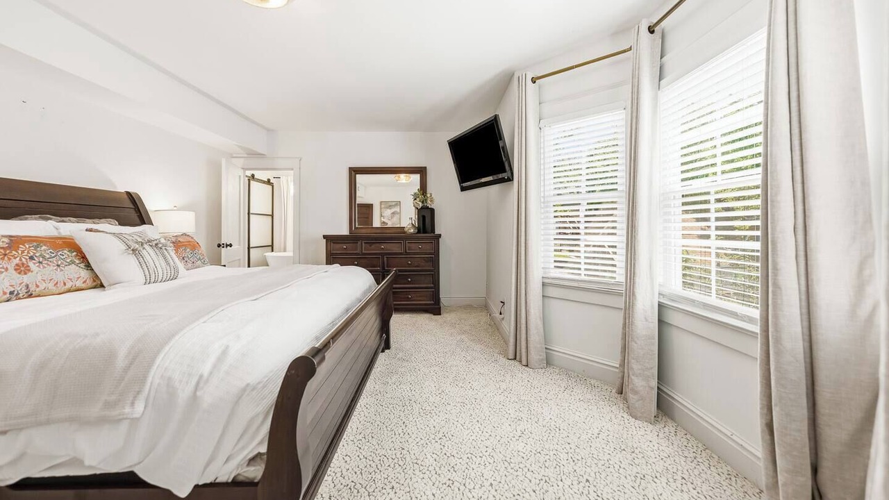 Photo of Bedroom in South Hyde Park