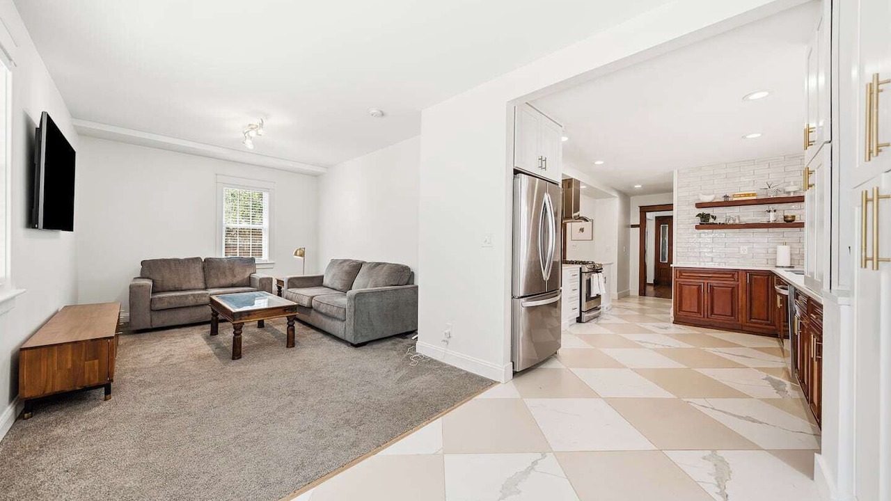 Photo of Livingroom in South Hyde Park