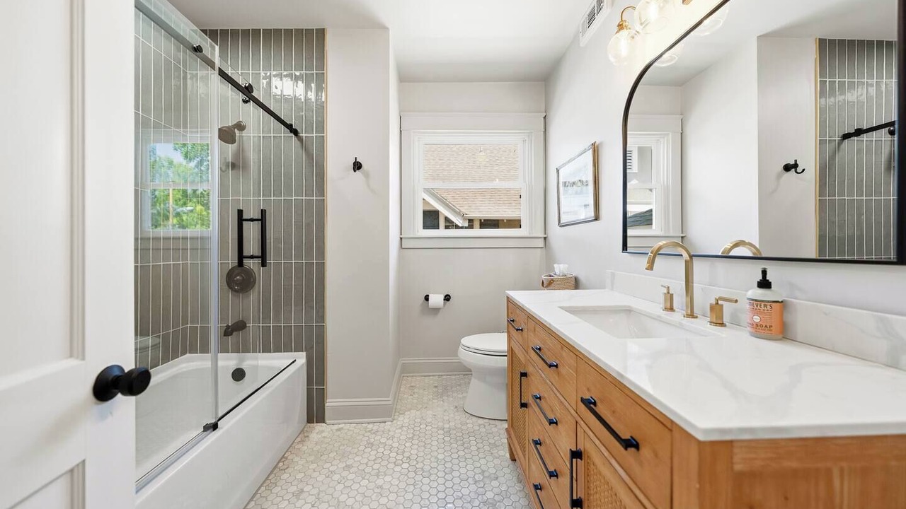 Photo of Bathroom in South Hyde Park