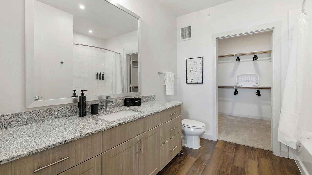 Photo of Bathroom in Fate