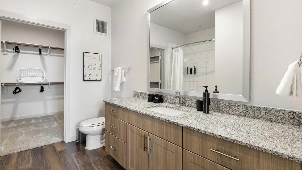 Photo of Bathroom in Fate