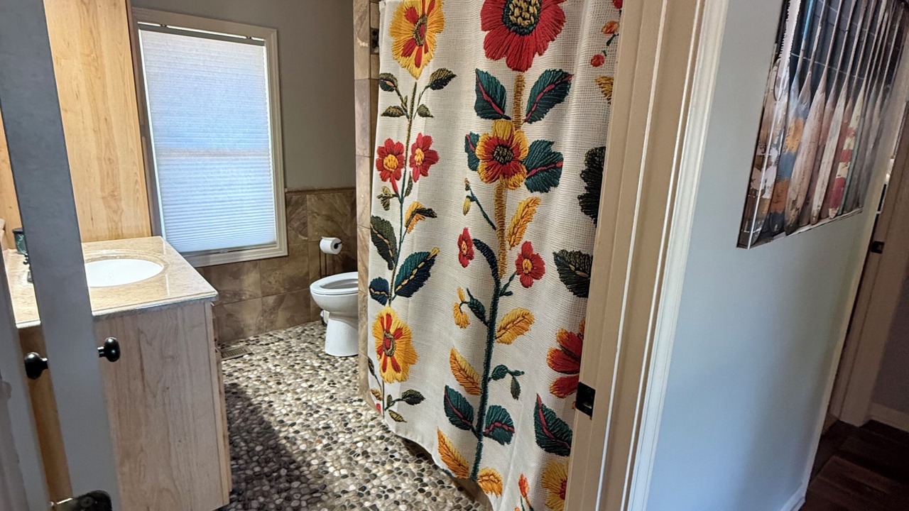 Photo of Bathroom in Roach
