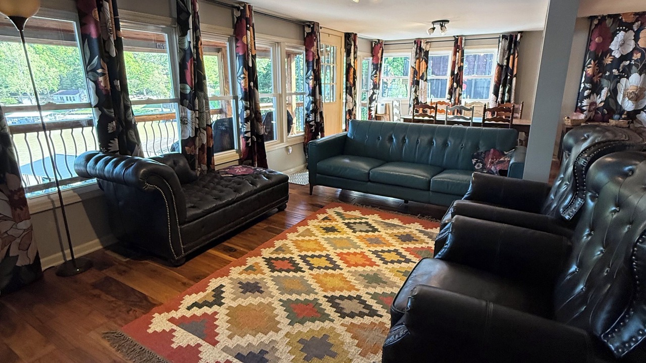 Photo of Livingroom in Roach