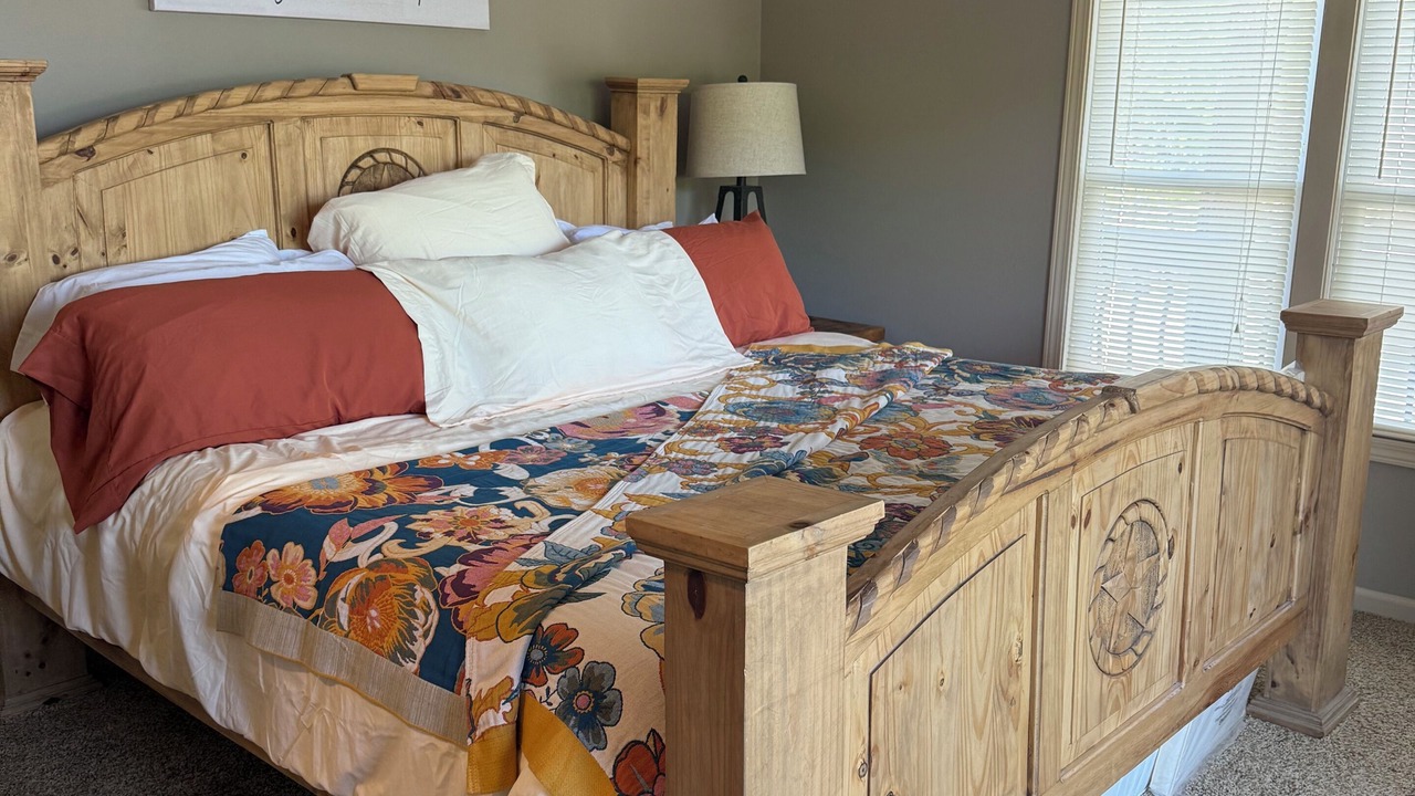 Photo of Bedroom in Roach