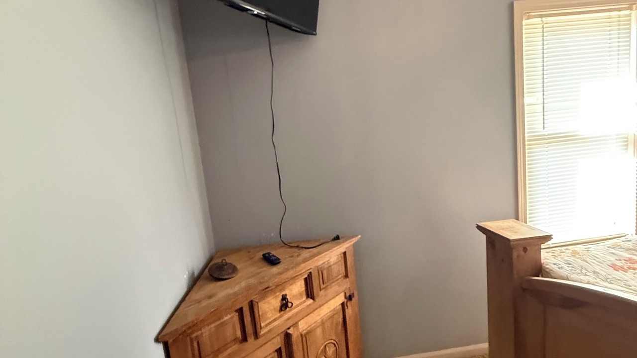 Photo of Bedroom in Roach