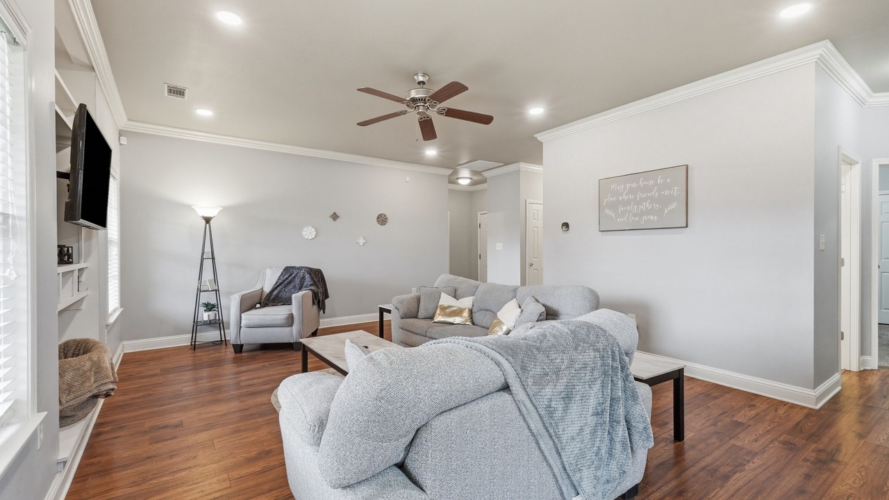 Photo of Livingroom in Greenbrier