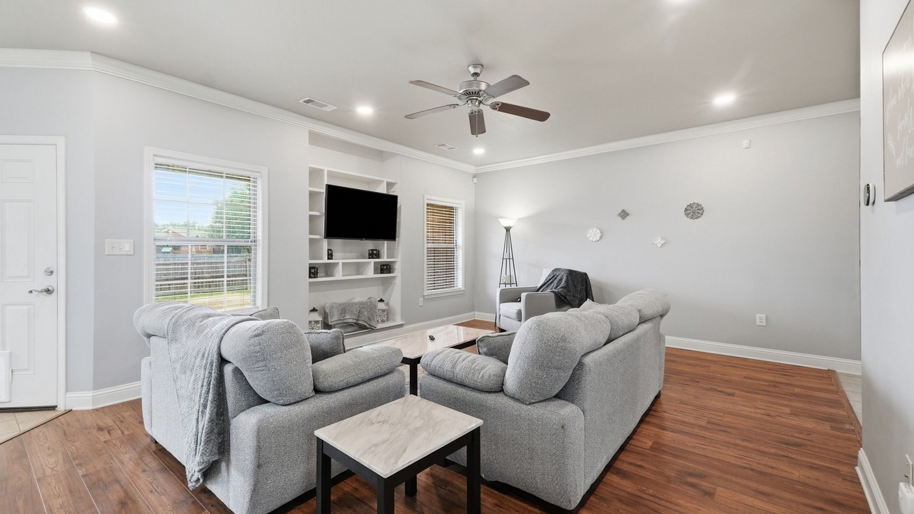 Photo of Livingroom in Greenbrier