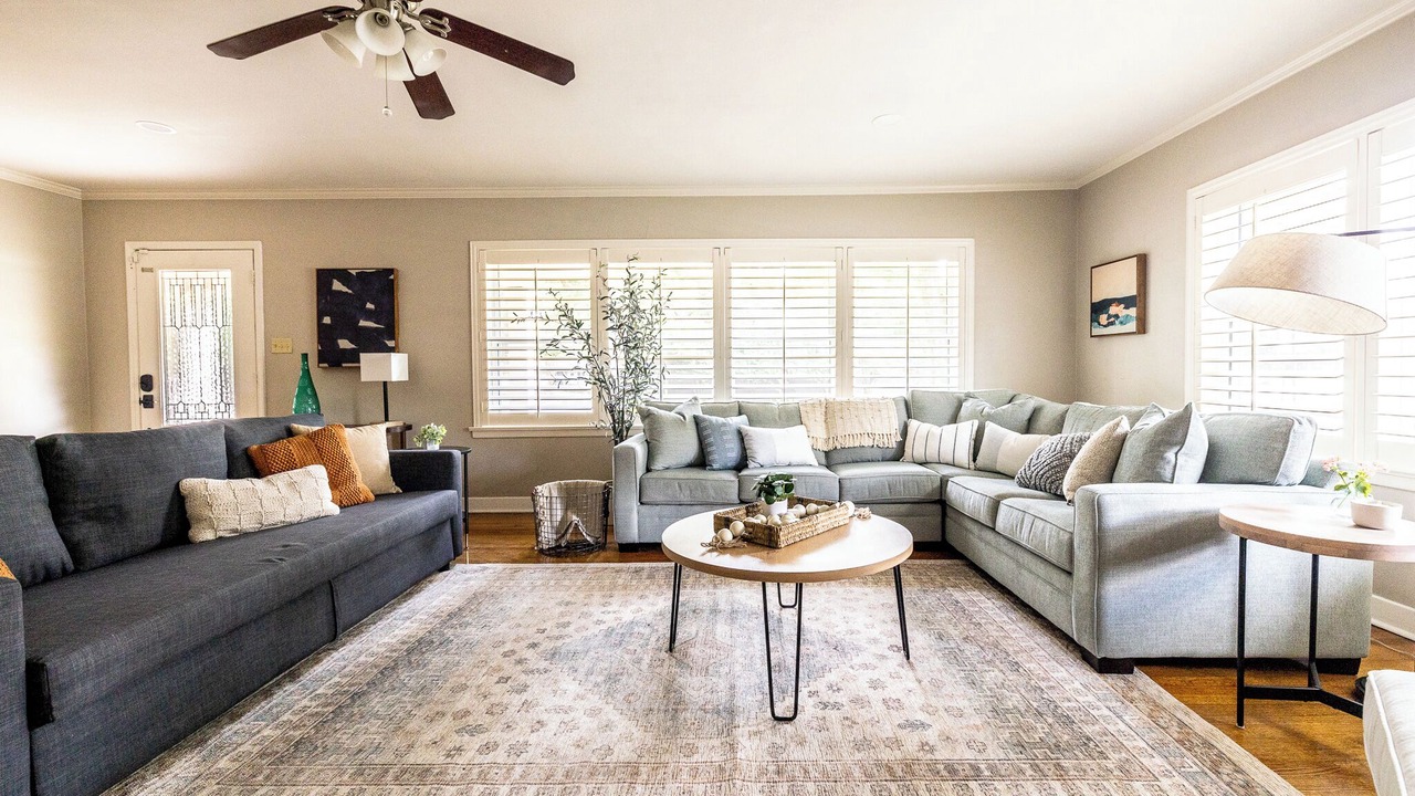 Photo of Livingroom in East Memphis