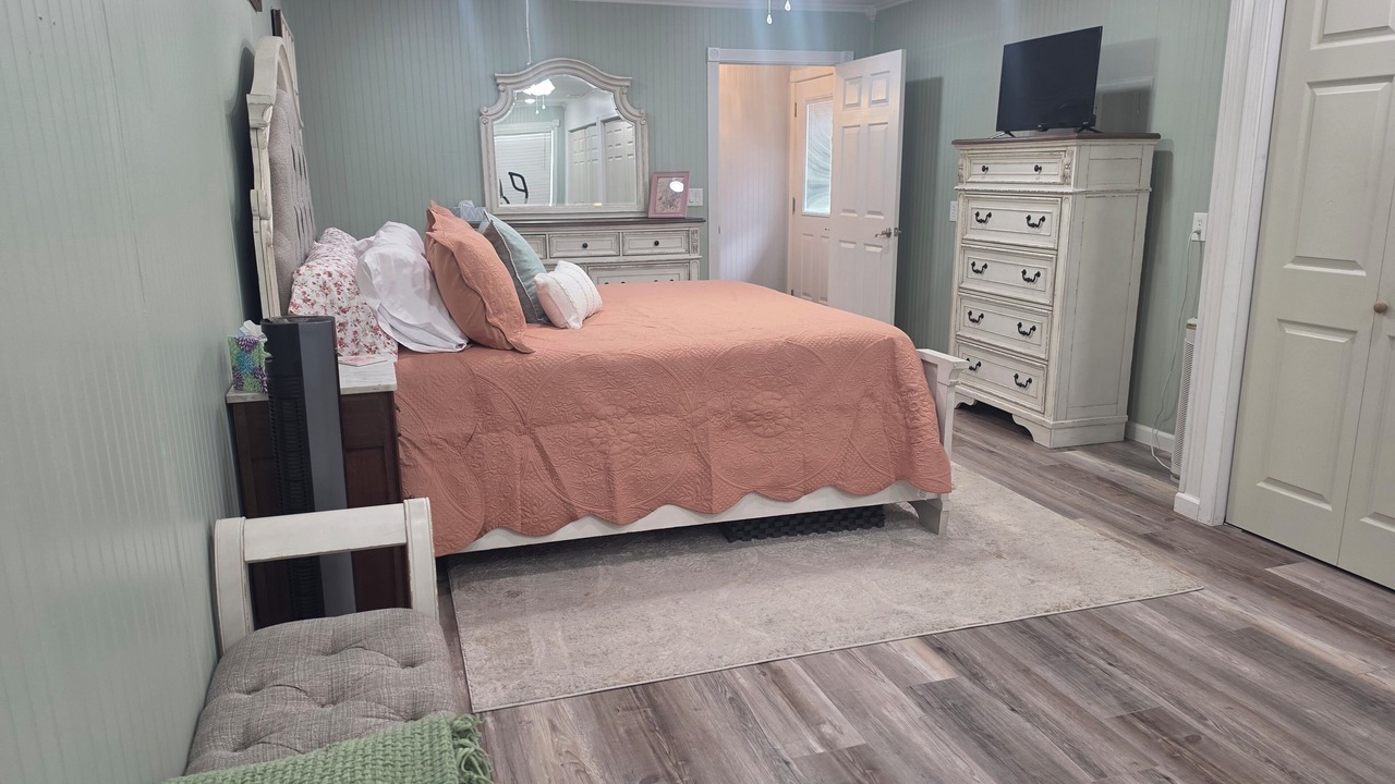 Photo of Bedroom in Harriet