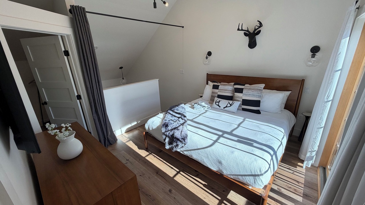 Photo of Bedroom in Lake George